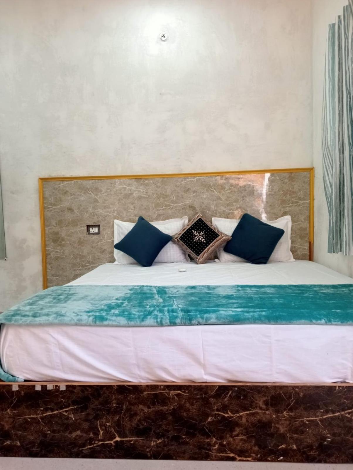 Guest house The Rainbow Residency Varanasi
